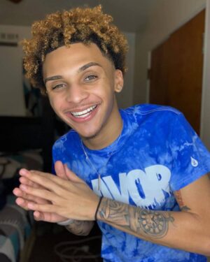 White Flavor | Blue Cloud Tee - Sauce Avenue